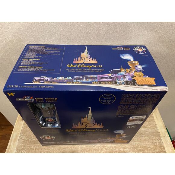 NEW Walt Disney World 50th Anniversary Express Ready-to-Run Electric Train - Picture 2 of 3